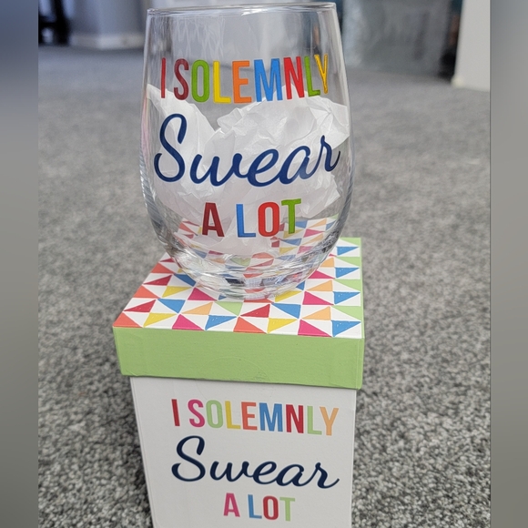 NWT! Oversized Wine Glass - Solemnly Swear - Picture 2 of 5